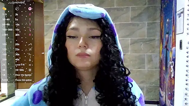Diamond_Curls stripchat live cam model