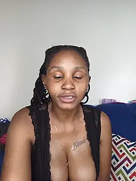 Suckmysweetboobs stripchat live cam model