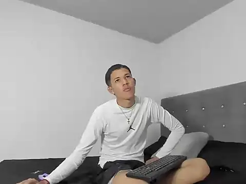 RoySteven stripchat live cam model