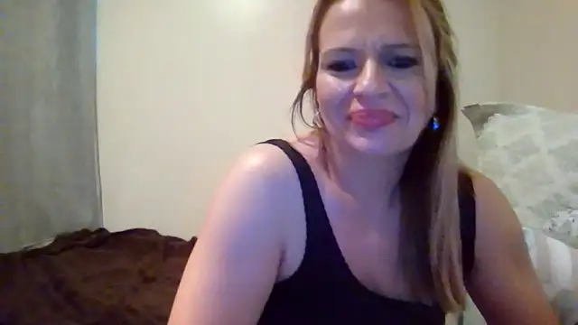 WetPieces stripchat live cam model