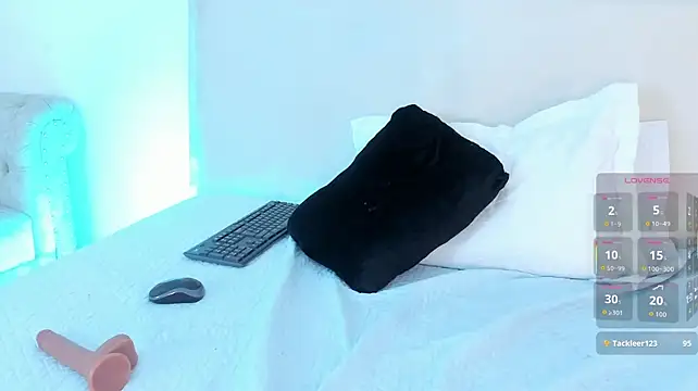 LuciaKiss stripchat live cam model