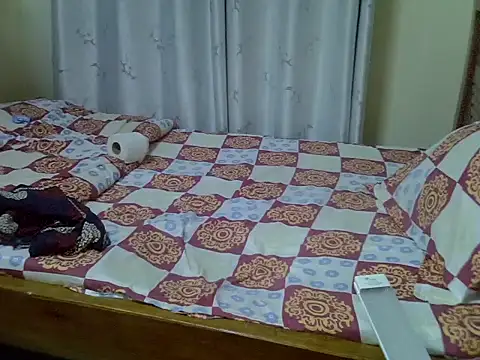pretty_lucia stripchat live cam model