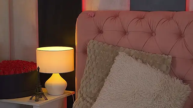 ClaireHutsons stripchat live cam model