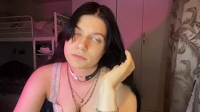 ChrystalWhittet stripchat live cam model
