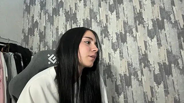 ShowMySweet stripchat live cam model