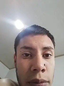 Roman_Ruiz stripchat live cam model