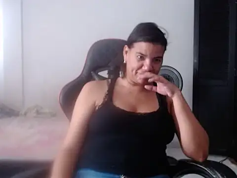 Adriana_0312 stripchat live cam model