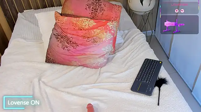 _SamantaGomez stripchat live cam model