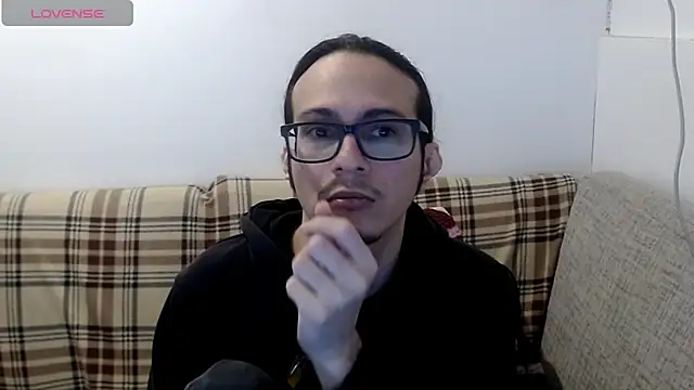 cholitohermoso stripchat live cam model