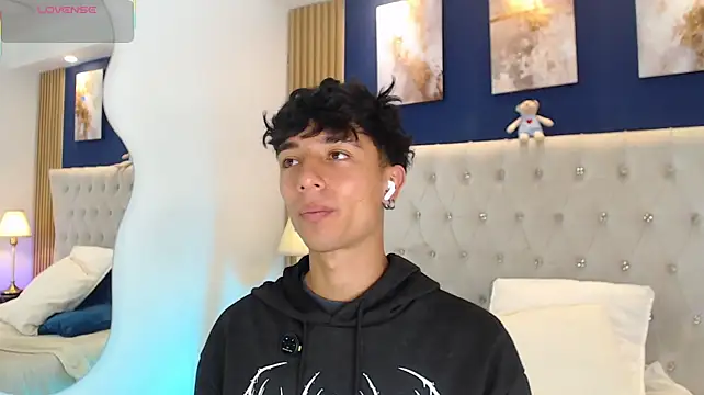 Aiden_Rivers_ stripchat live cam model