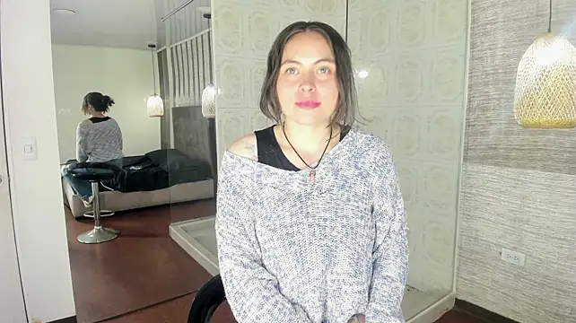 Inirida13 stripchat live cam model