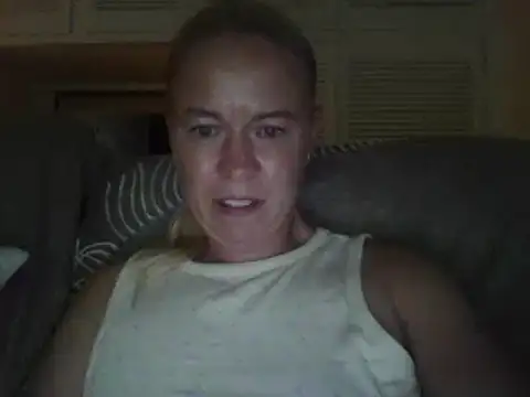 jennyblondeuk stripchat live cam model