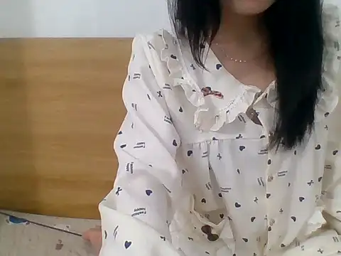 kiraa-007 stripchat live cam model