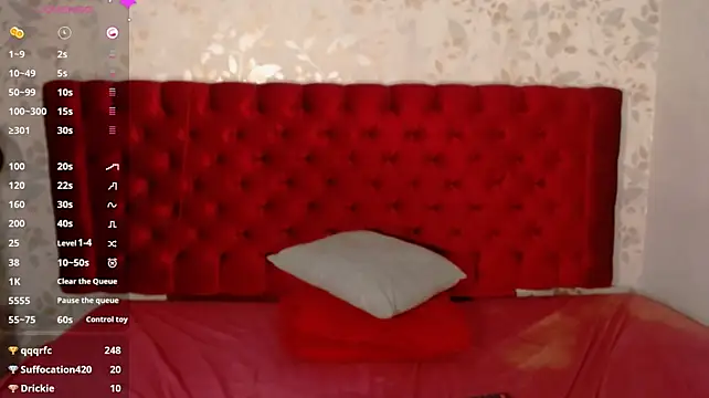 NathalyLeen stripchat live cam model