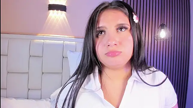 AvyMilton stripchat live cam model