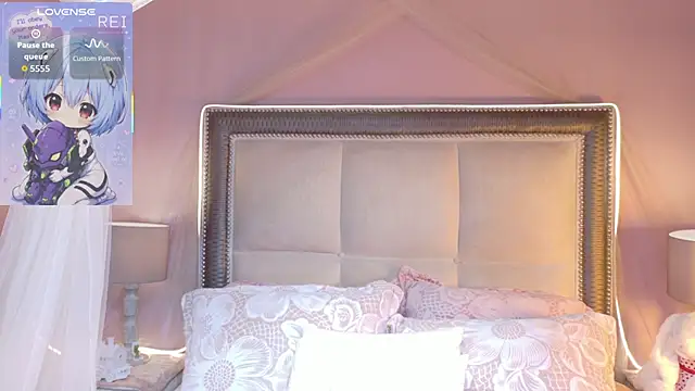VaLuu__ stripchat live cam model