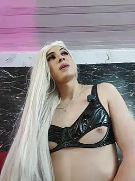 crislingery_dolli stripchat live cam model