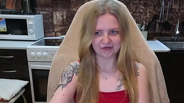 AnitaXVine stripchat live cam model