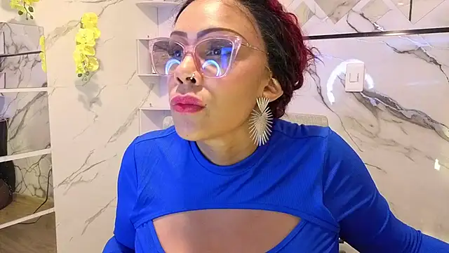 AmberNix stripchat live cam model