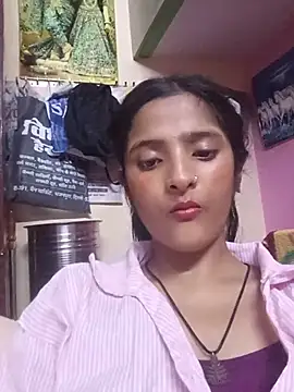 KittyBby14 stripchat live cam model