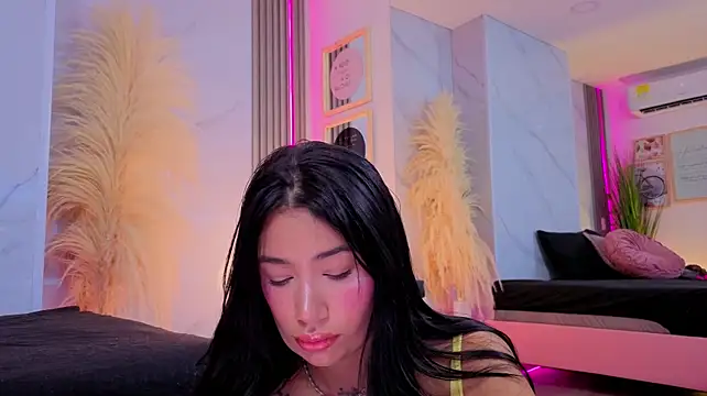 Chlooee__ stripchat live cam model