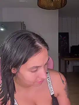 LaPetiteKim stripchat live cam model
