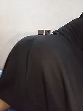 -Batta- stripchat live cam model