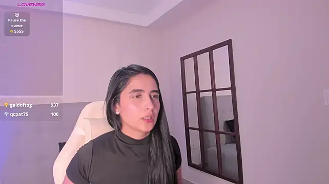 MiaLiore_ stripchat live cam model