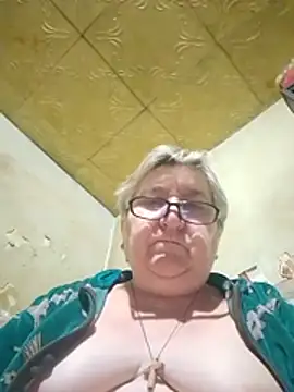 PanterochkaCharm stripchat live cam model