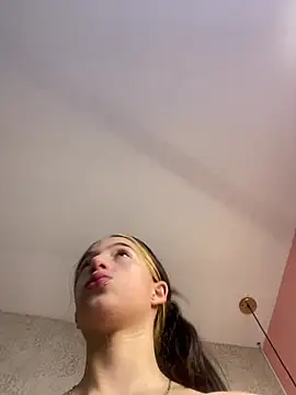aly_16 stripchat live cam model