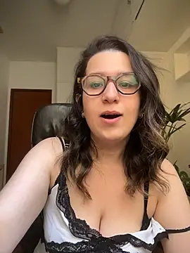 amooraaamoon stripchat live cam model