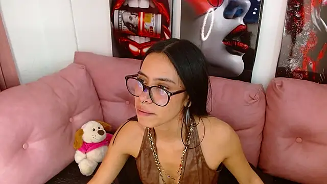 Miahotcs1 stripchat live cam model