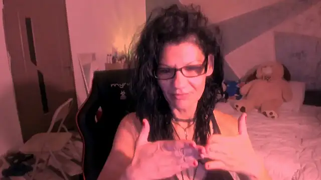 SweetSin40 stripchat live cam model