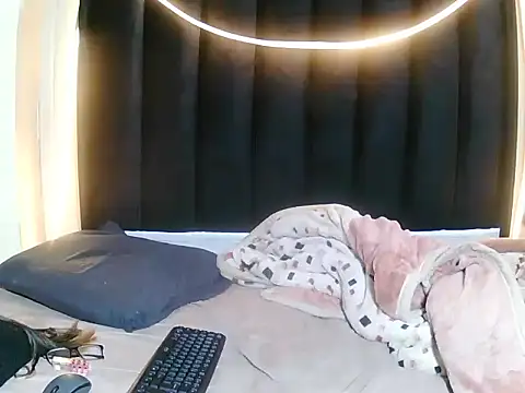 JoycyQueen stripchat live cam model