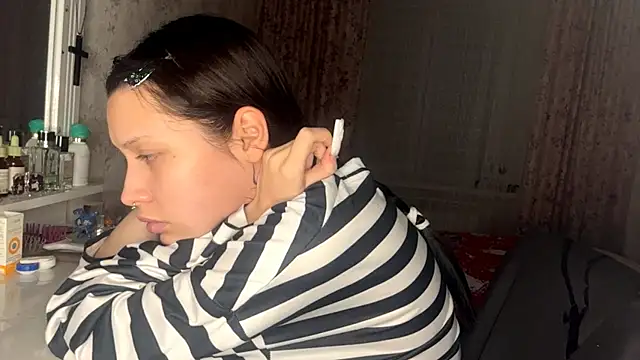 VoicingSeam stripchat live cam model