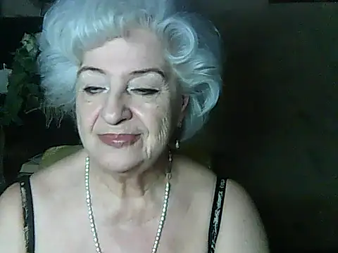ValeriaKroww stripchat live cam model