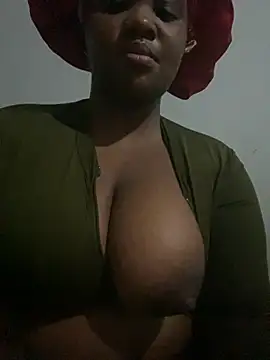 spaceglow stripchat live cam model