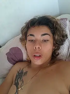bellaroxy1811 stripchat live cam model