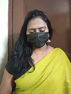 Meera_mia stripchat live cam model