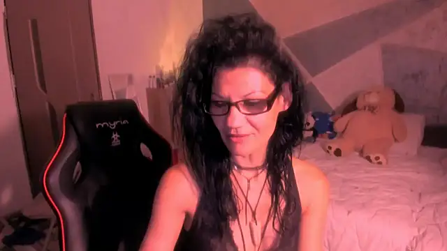 SweetSin40 stripchat live cam model