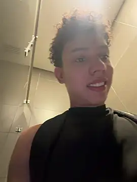 yoursexyjose stripchat live cam model