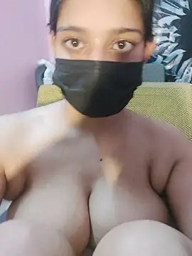 DaisyDreamz stripchat live cam model