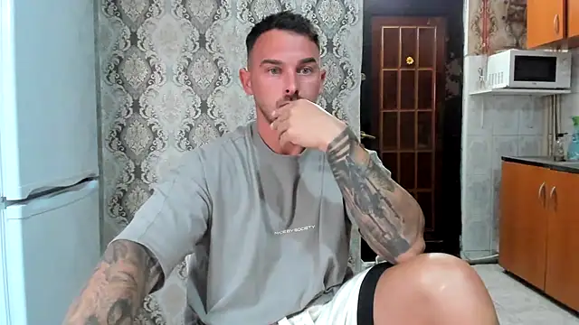 Jonmusclemaster stripchat live cam model