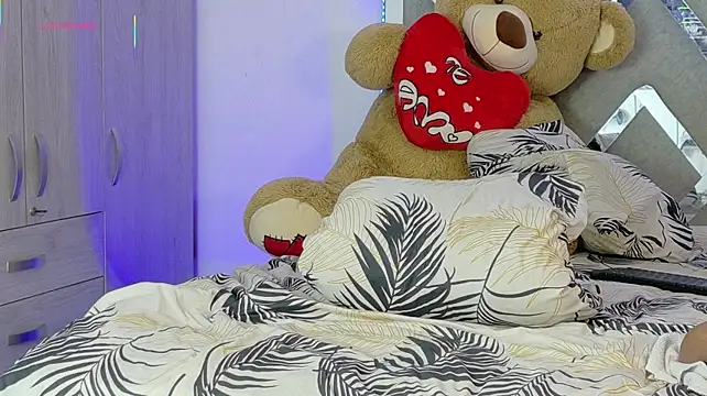 hinnataSmilerr stripchat live cam model