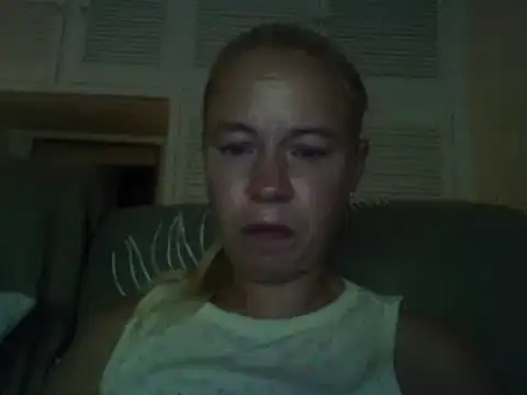 jennyblondeuk stripchat live cam model