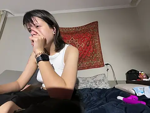 Catherine19Hunt stripchat live cam model