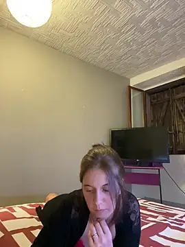 Eleaoff stripchat live cam model