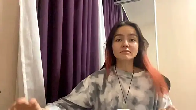 VelvetEden stripchat live cam model