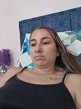 Lipzzy_sun20 stripchat live cam model
