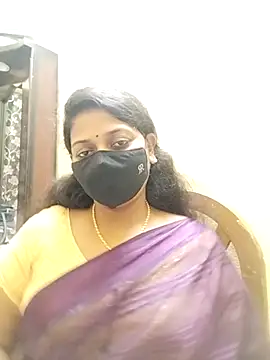 Soundarya143 stripchat live cam model